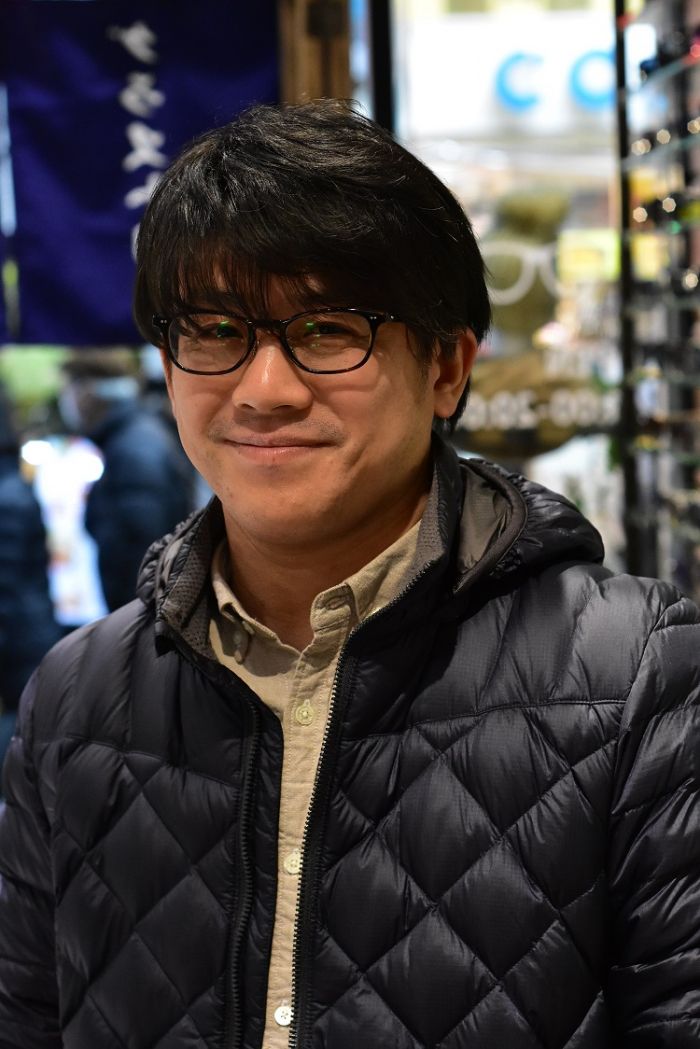 EYEVAN アイヴァン　メガネ　黒ぶち アイヴァンのフレンチ風味な黒縁メガネに、極厚フレーム際立つ