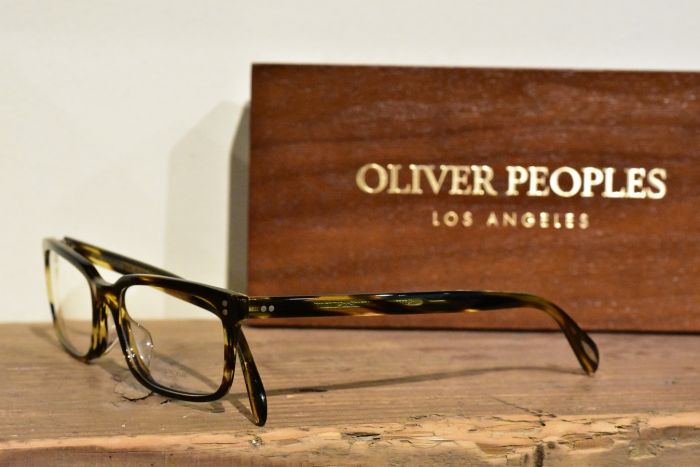 カタログ】OLIVER PEOPLES スクエア型もある！！(ニュース＆ブログ